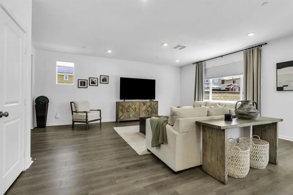 34470 Sakura French Valley, CA 92596