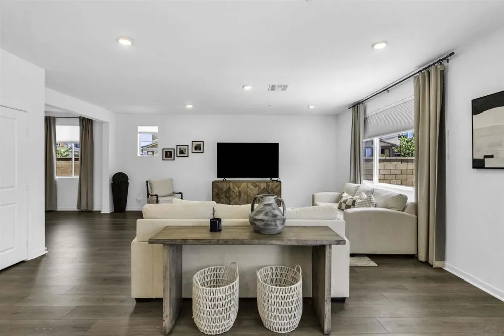 34470 Sakura French Valley, CA 92596