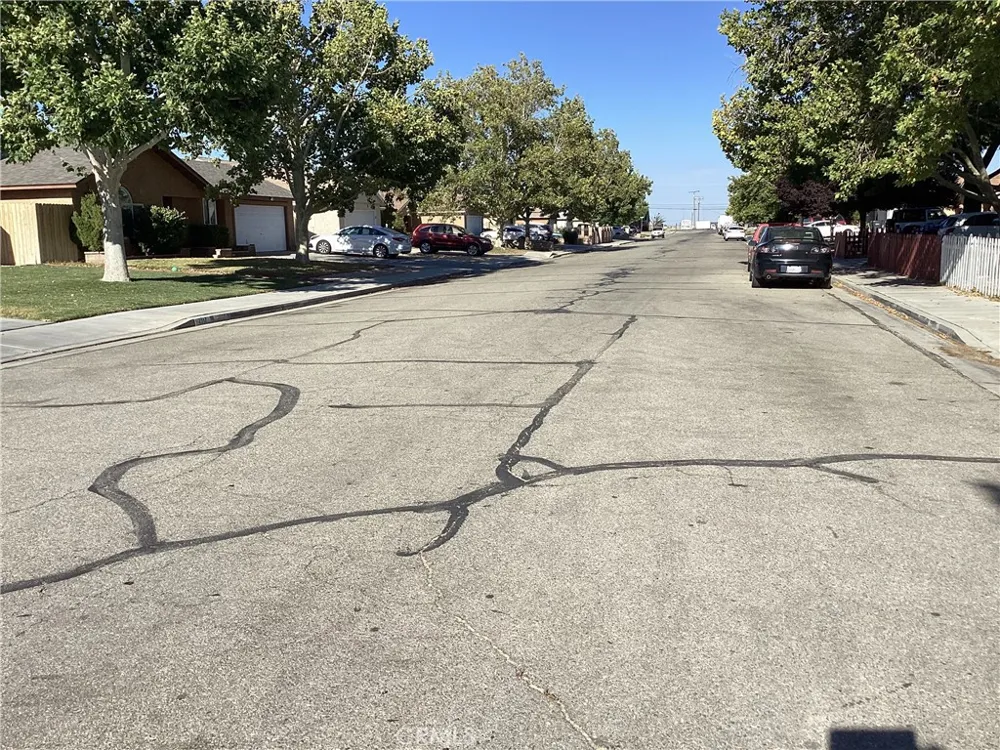 2116 Phlox Rosamond, CA 93560