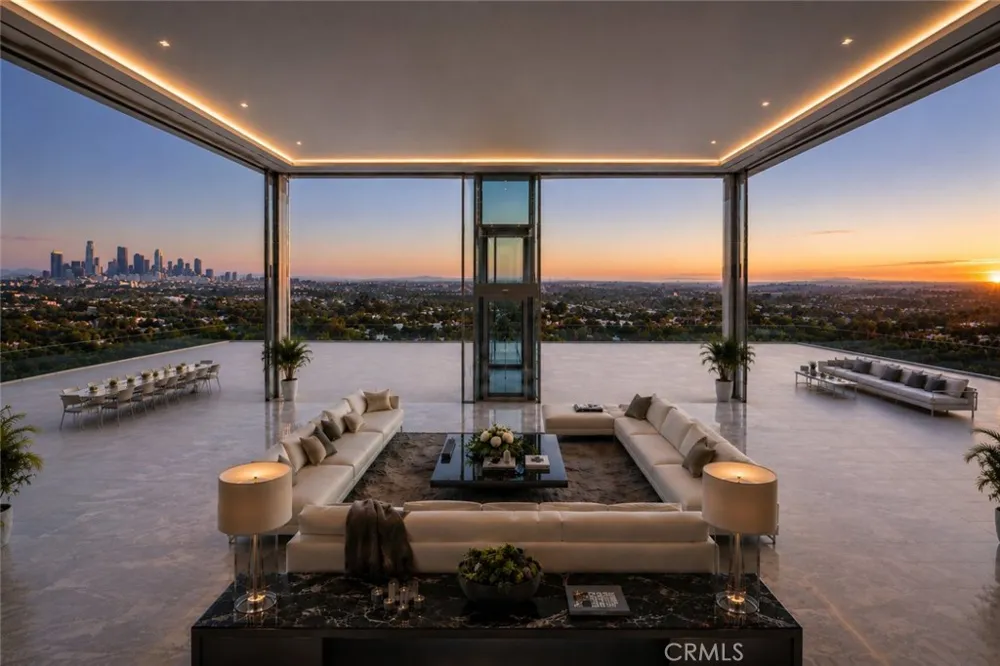 8875 THRASHER West Hollywood, CA 90069