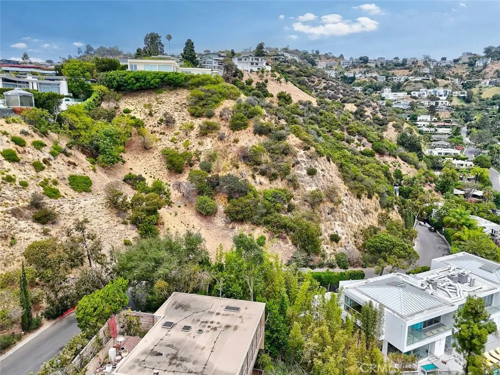8875 THRASHER West Hollywood, CA 90069