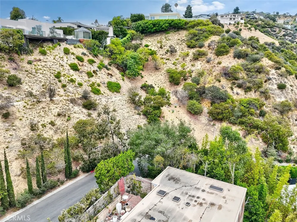 8875 THRASHER West Hollywood, CA 90069