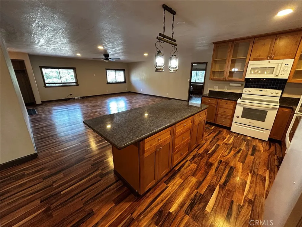 15305 Western Mine Road Middletown, CA 95461