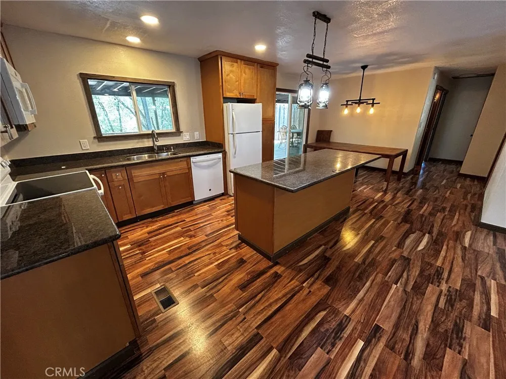 15305 Western Mine Road Middletown, CA 95461