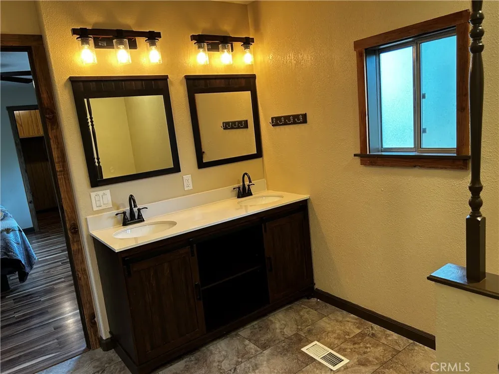 15305 Western Mine Road Middletown, CA 95461