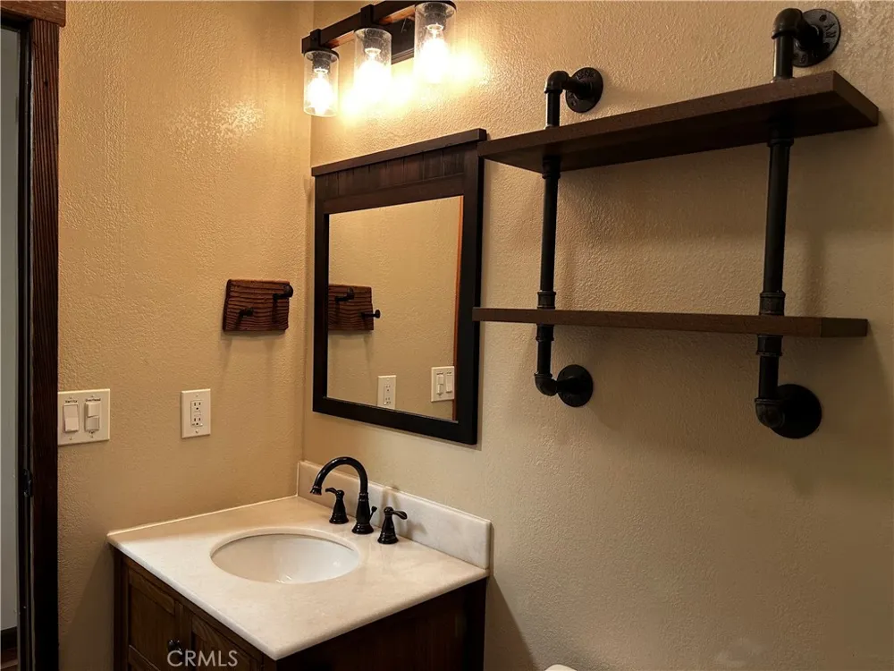 15305 Western Mine Road Middletown, CA 95461