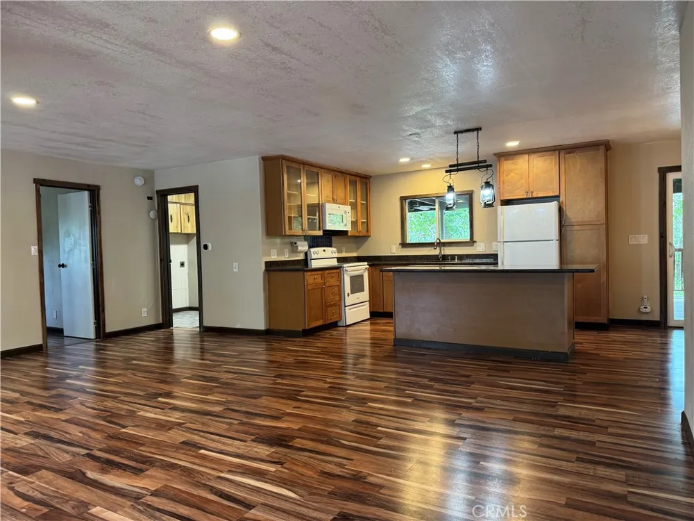 15305 Western Mine Road Middletown, CA 95461