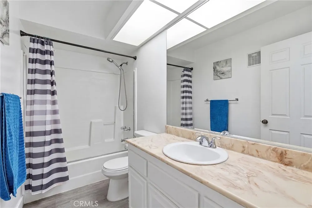 8350 Burnet #12 North Hills, CA 91343
