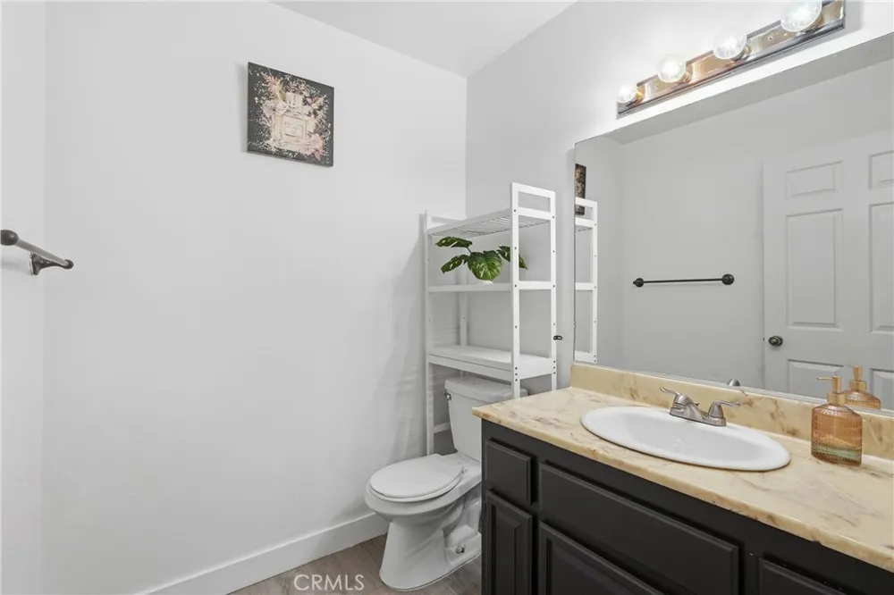 8350 Burnet #12 North Hills, CA 91343