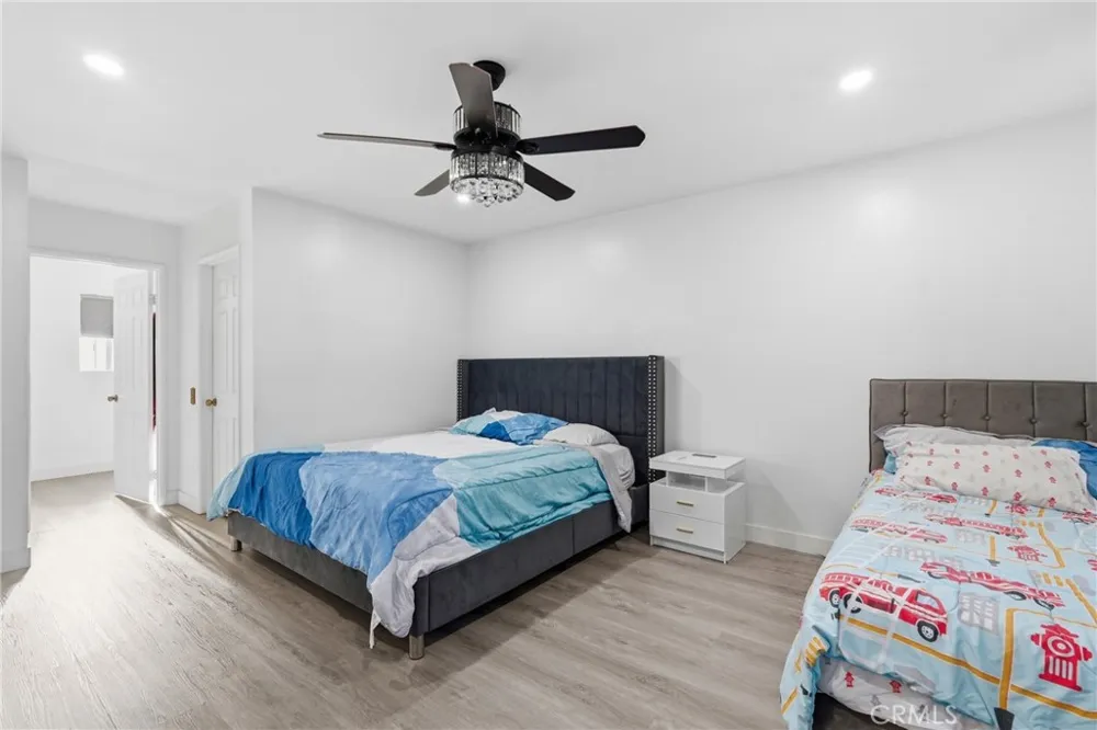 8350 Burnet #12 North Hills, CA 91343