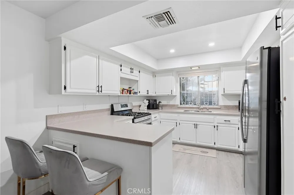 8350 Burnet #12 North Hills, CA 91343