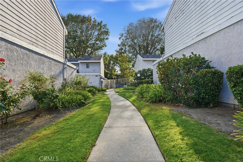 8350 Burnet #12 North Hills, CA 91343