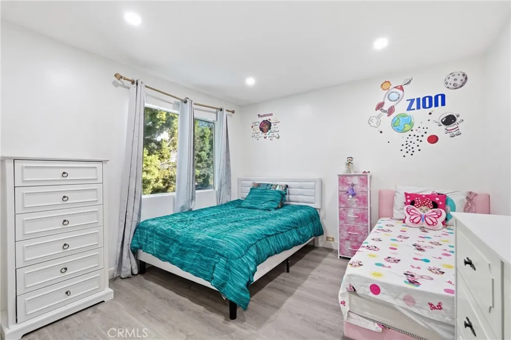 8350 Burnet #12 North Hills, CA 91343