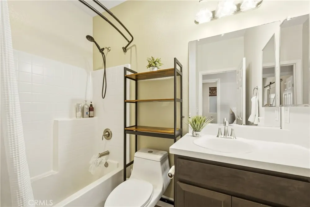 4437 La Joya Guadalupe, CA 93434
