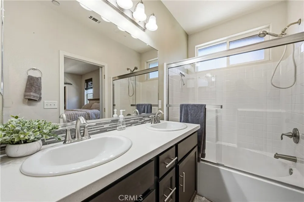 4437 La Joya Guadalupe, CA 93434