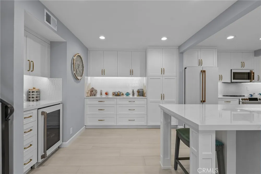 2017 Majorca DR Oxnard, CA 93035