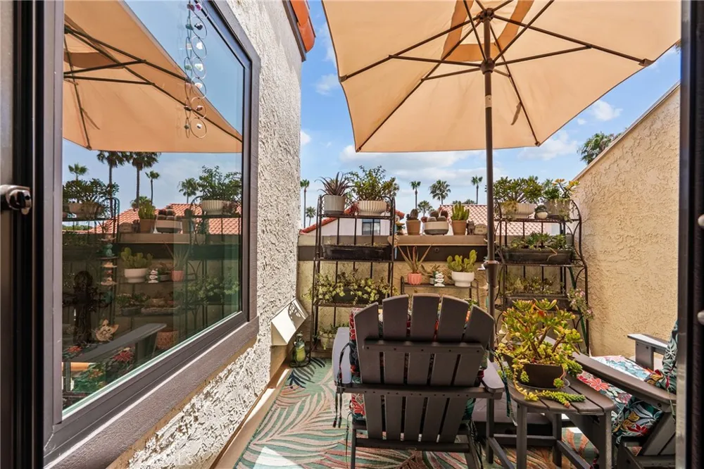 2017 Majorca DR Oxnard, CA 93035