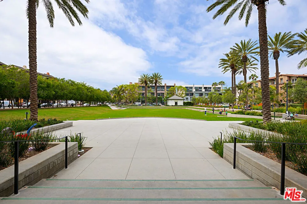 6400 Crescent Parkway #217 Playa Vista, CA 90094