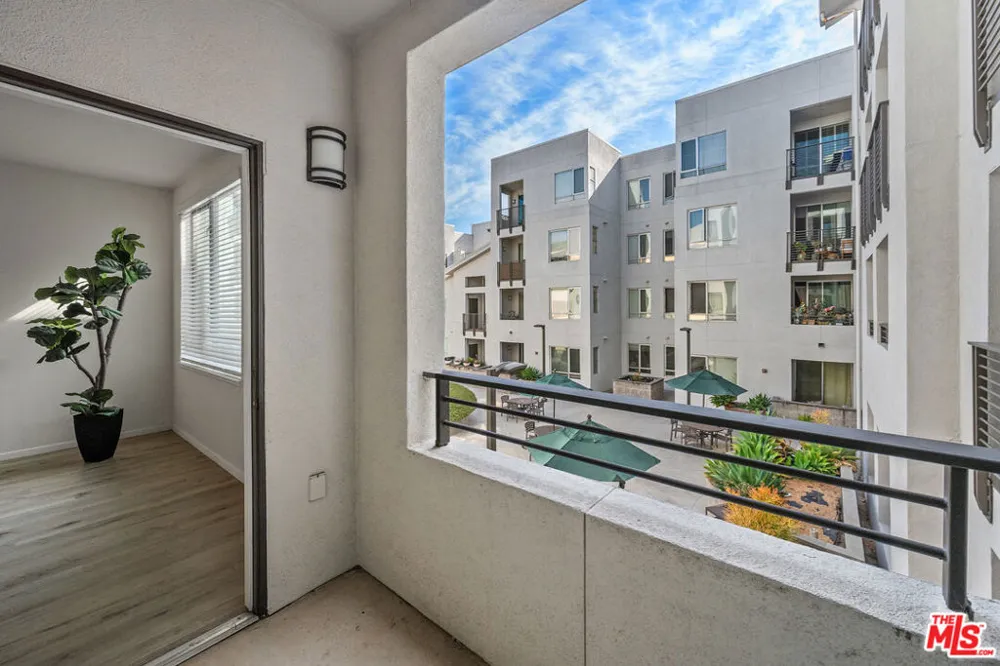 6400 Crescent Parkway #217 Playa Vista, CA 90094