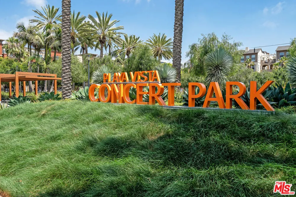 6400 Crescent Parkway #217 Playa Vista, CA 90094