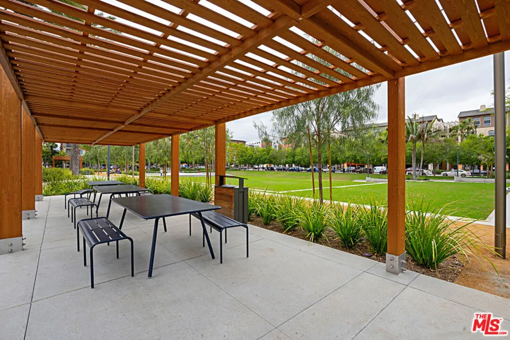 6400 Crescent Parkway #217 Playa Vista, CA 90094