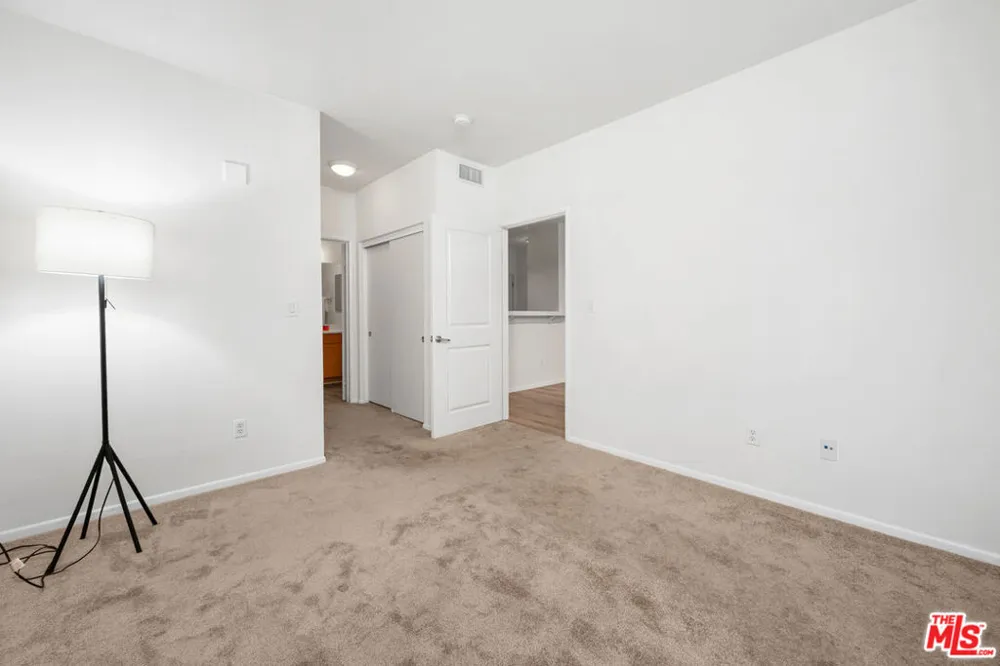 6400 Crescent Parkway #217 Playa Vista, CA 90094