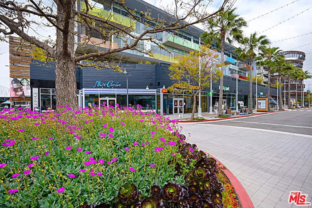 6400 Crescent Parkway #217 Playa Vista, CA 90094