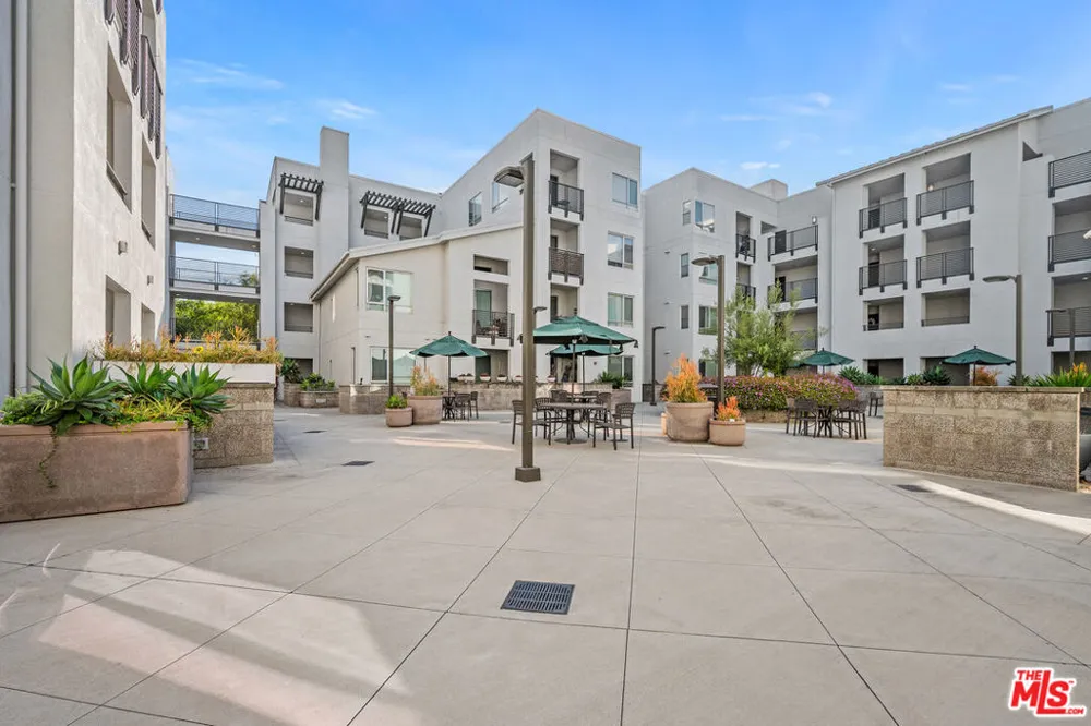 6400 Crescent Parkway #217 Playa Vista, CA 90094
