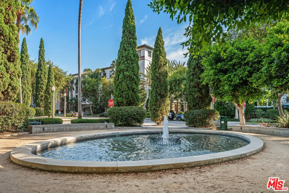 6400 Crescent Parkway #217 Playa Vista, CA 90094