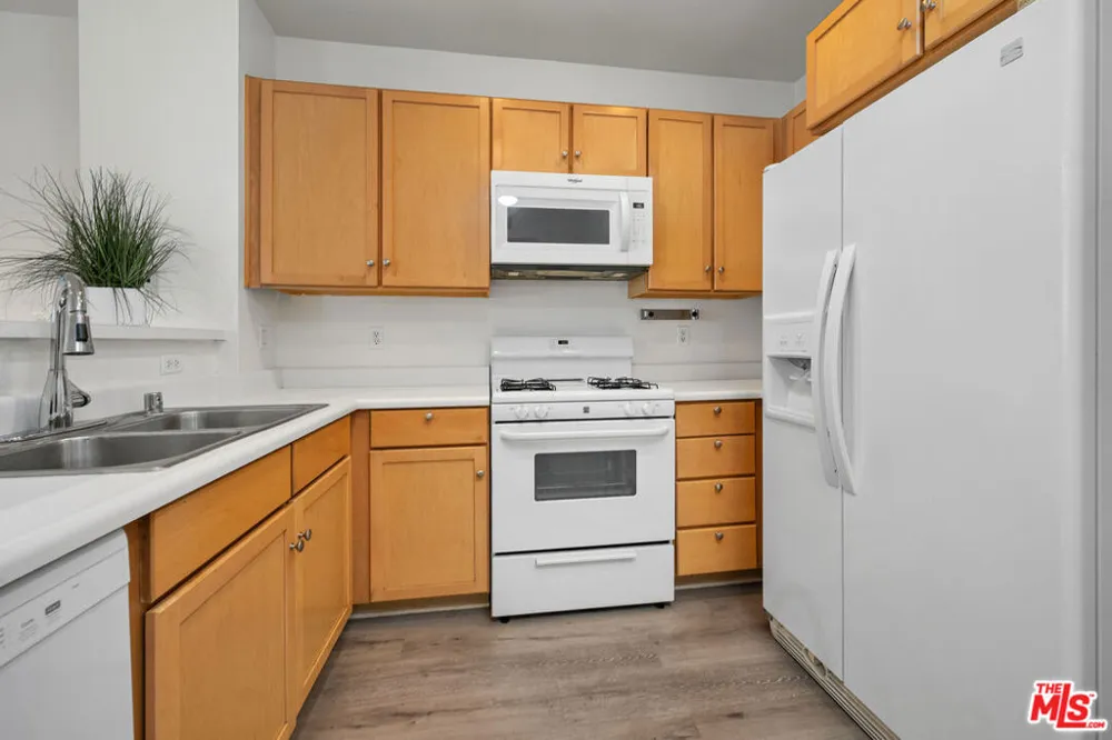 6400 Crescent Parkway #217 Playa Vista, CA 90094