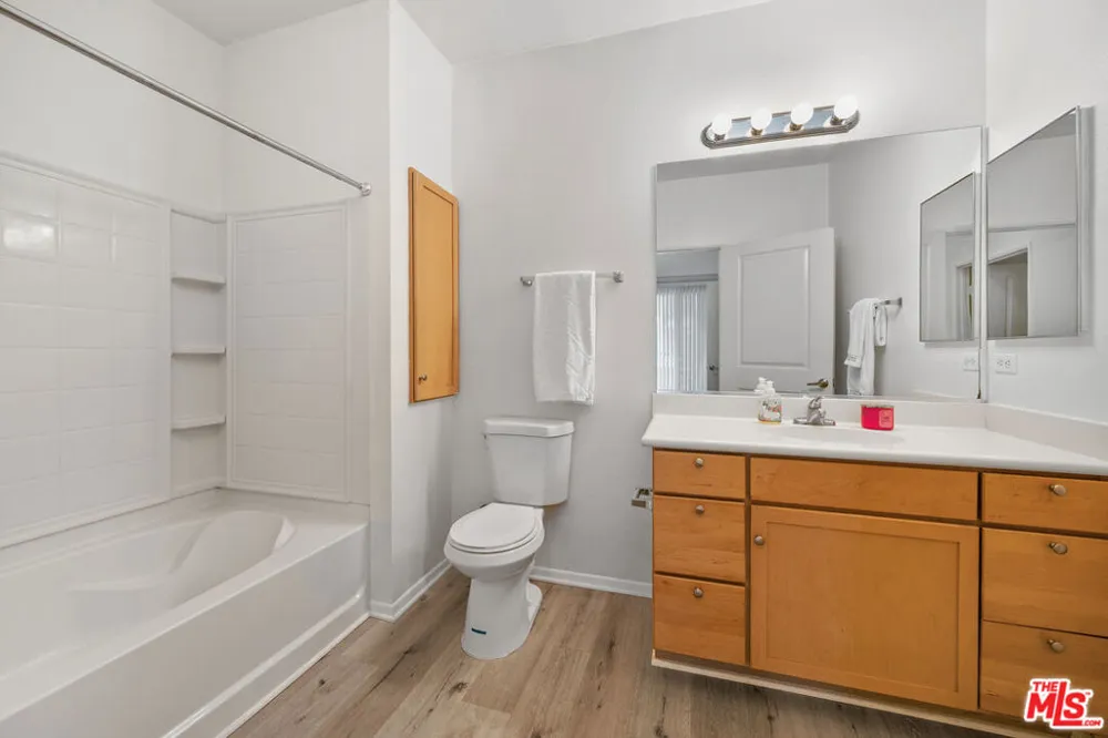 6400 Crescent Parkway #217 Playa Vista, CA 90094