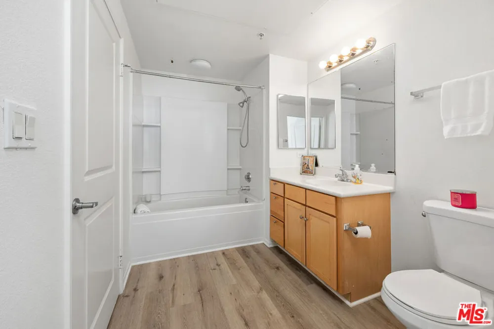 6400 Crescent Parkway #217 Playa Vista, CA 90094