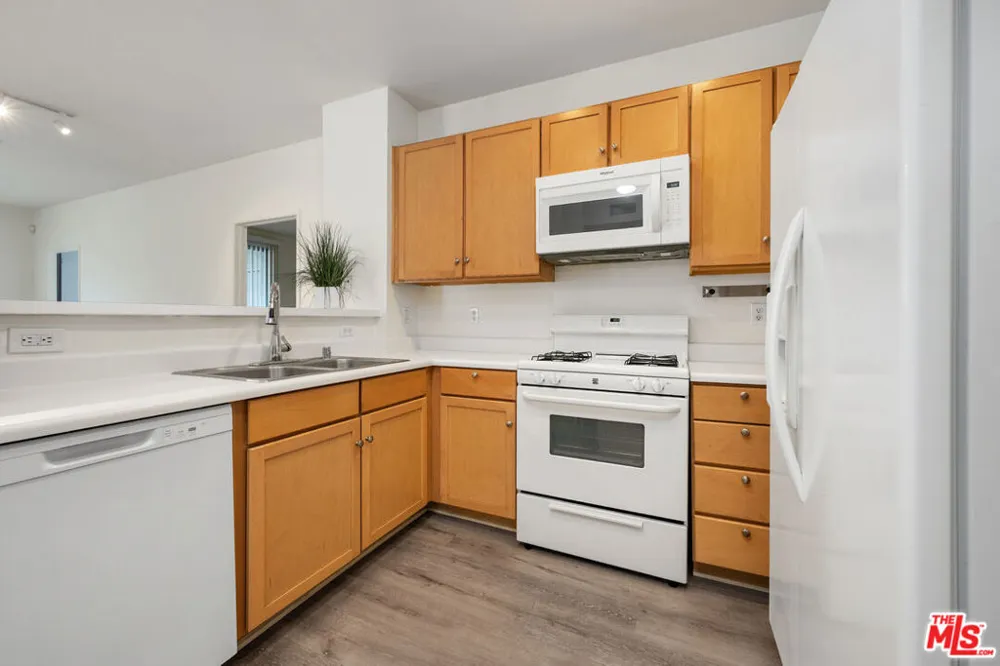 6400 Crescent Parkway #217 Playa Vista, CA 90094