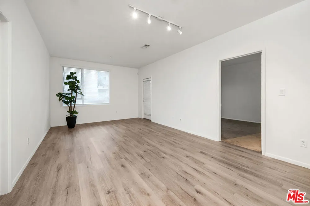 6400 Crescent Parkway #217 Playa Vista, CA 90094