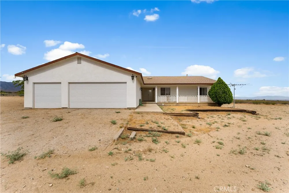 33535 170th E Llano, CA 93544