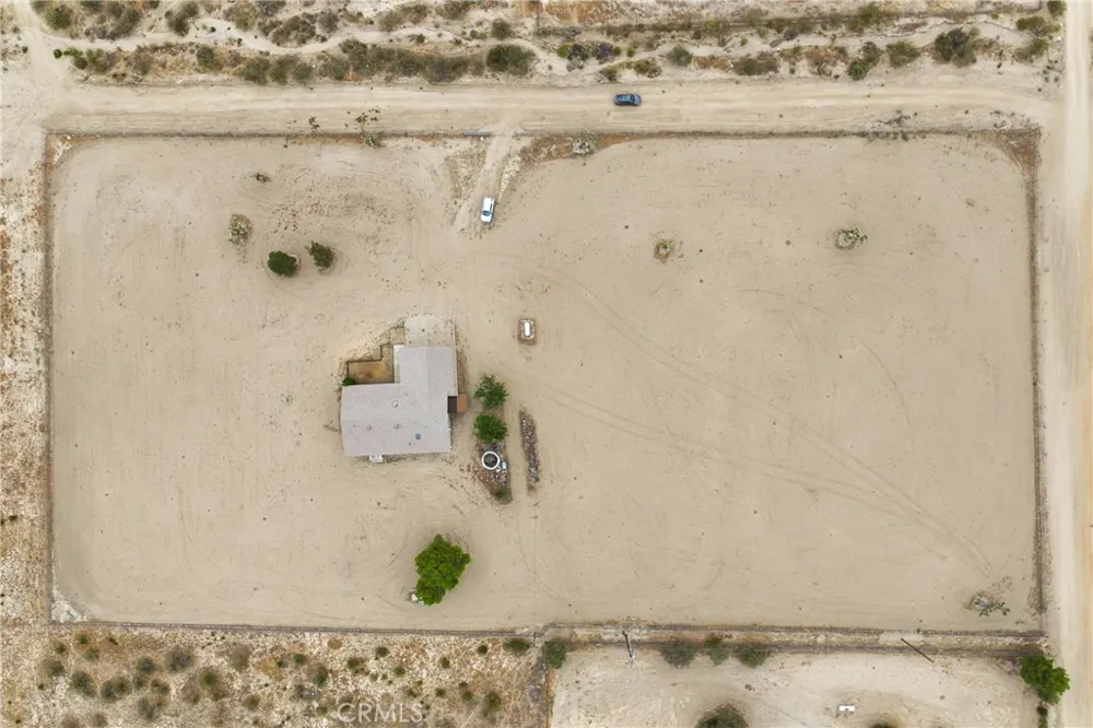 33535 170th E Llano, CA 93544