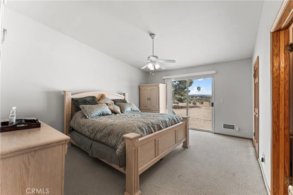33535 170th E Llano, CA 93544