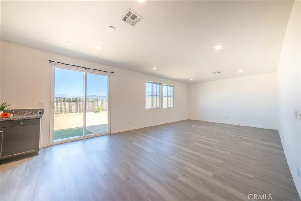 1100 Little Leaf Calimesa, CA 92320
