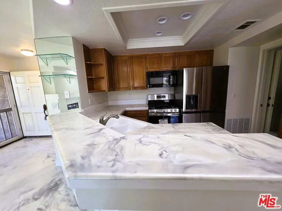 5976 Paseo Encantada Camarillo, CA 93012