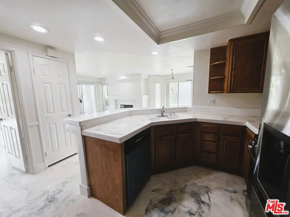 5976 Paseo Encantada Camarillo, CA 93012