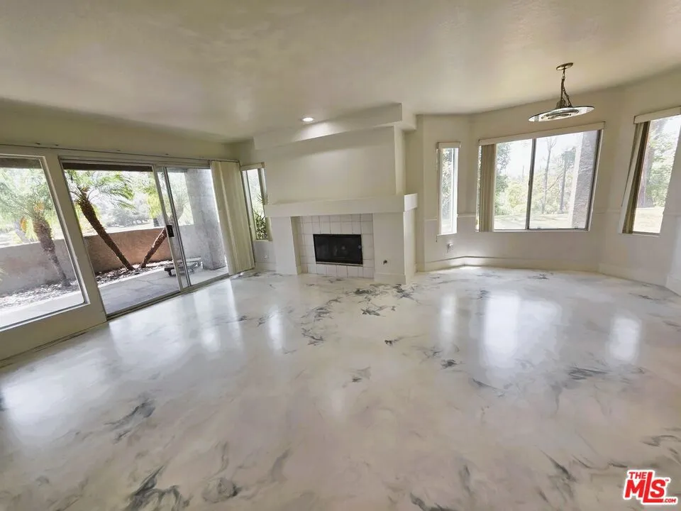 5976 Paseo Encantada Camarillo, CA 93012