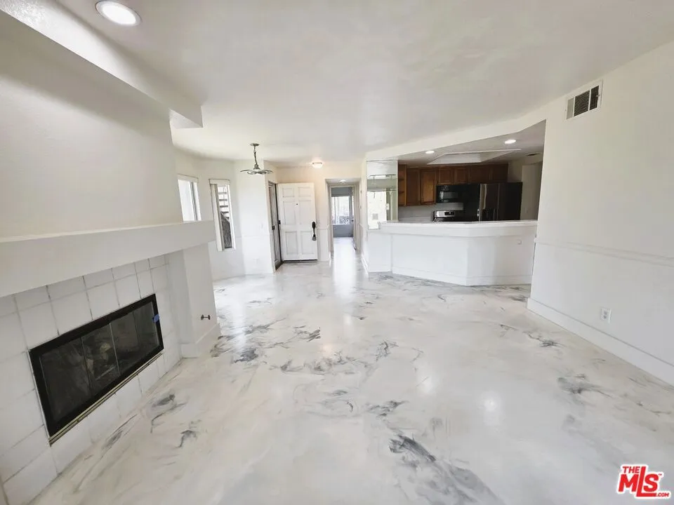 5976 Paseo Encantada Camarillo, CA 93012