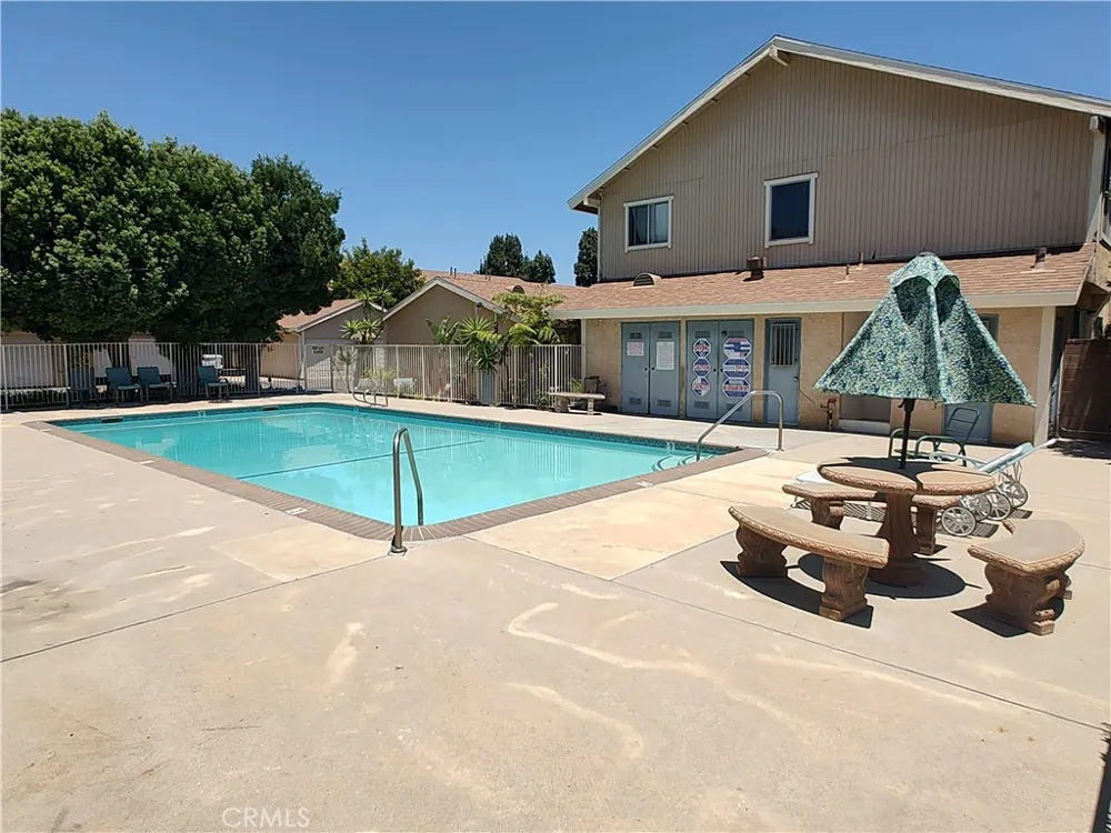 10125 De Soto Avenue #42 Chatsworth, CA 91311