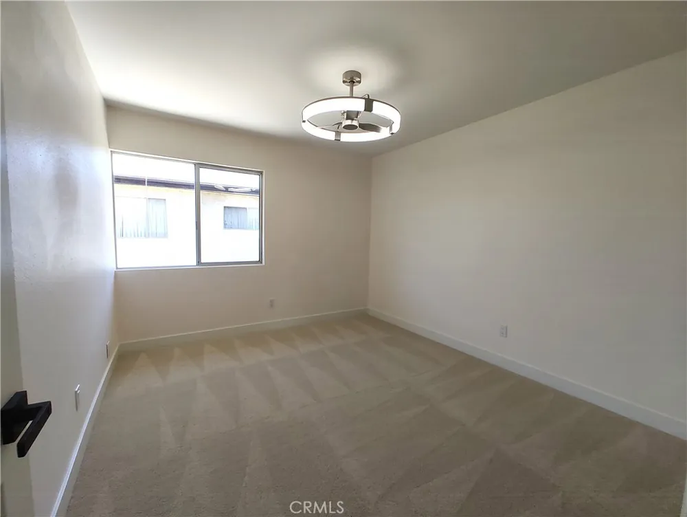 10125 De Soto Avenue #42 Chatsworth, CA 91311