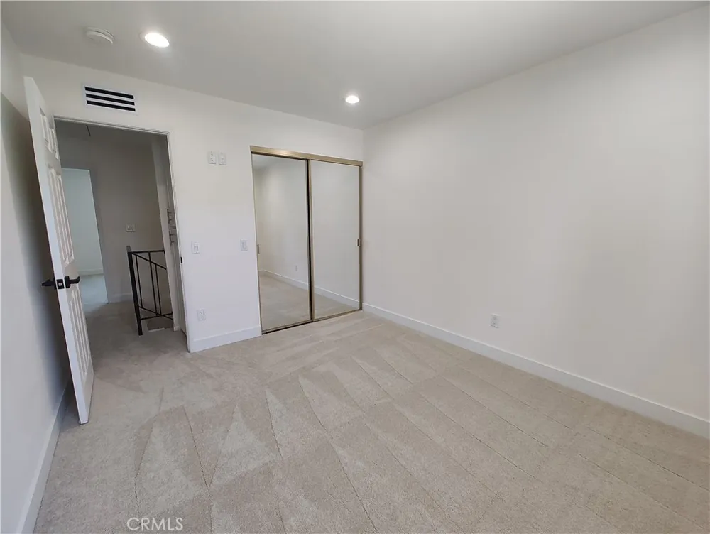 10125 De Soto Avenue #42 Chatsworth, CA 91311