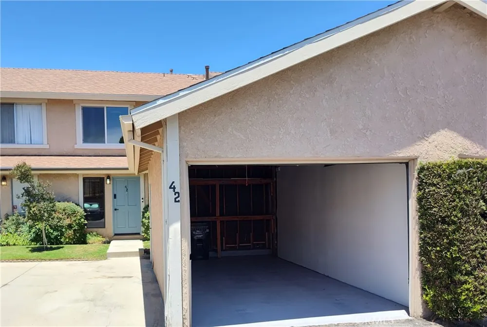 10125 De Soto Avenue #42 Chatsworth, CA 91311
