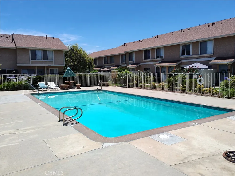 10125 De Soto Avenue #42 Chatsworth, CA 91311