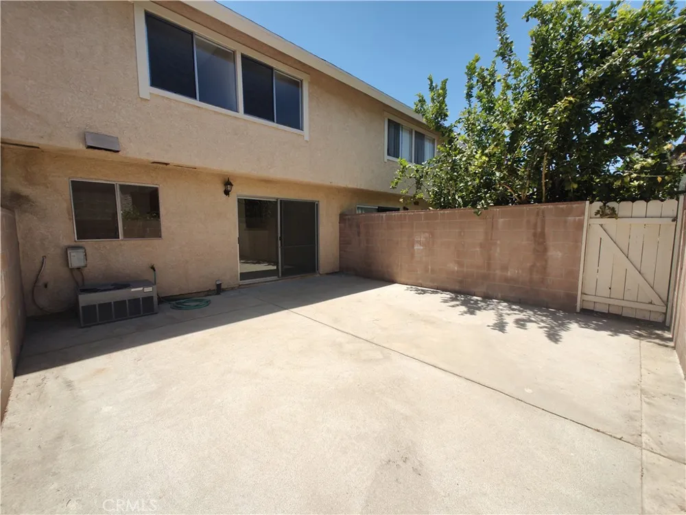10125 De Soto Avenue #42 Chatsworth, CA 91311