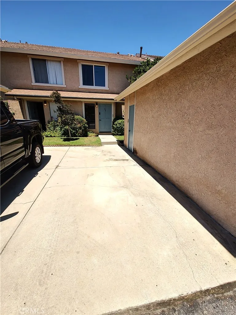 10125 De Soto Avenue #42 Chatsworth, CA 91311
