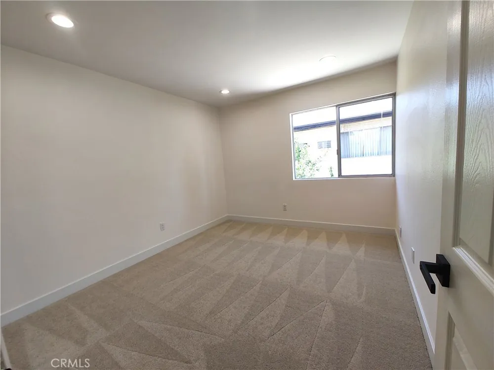 10125 De Soto Avenue #42 Chatsworth, CA 91311
